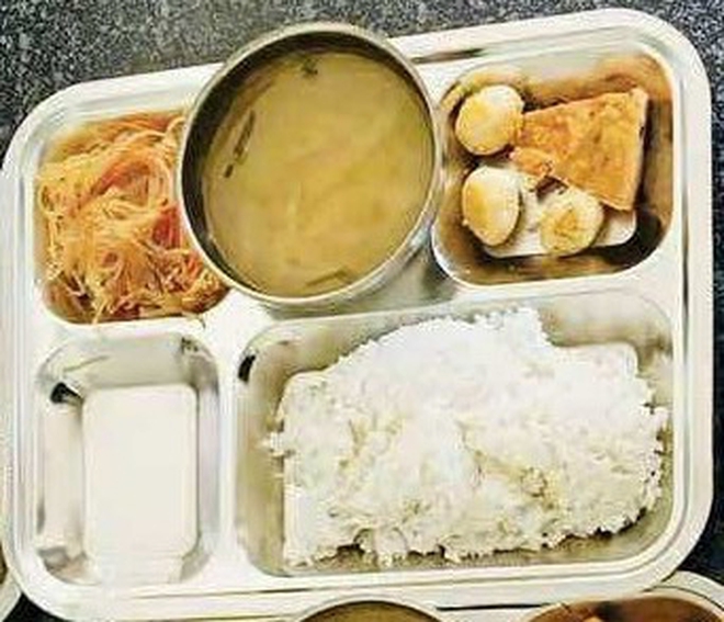 Có gì trong suất ăn bán trú giá 14.000 đồng và17.000 đồng ở trường làng Quảng Trị?- Ảnh 7. Có gì trong suất ăn bán trú giá 14.000 đồng và17.000 đồng ở trường làng Quảng Trị?- Ảnh 7.