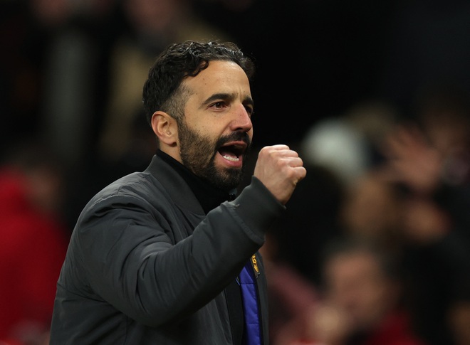 Dẫn trước nhờ trọng t&agrave;i sai lầm, M.U vẫn h&ograve;a th&oacute;t tim: HLV Amorim &lsquo;hiện nguy&ecirc;n h&igrave;nh&rsquo;?- Ảnh 3.