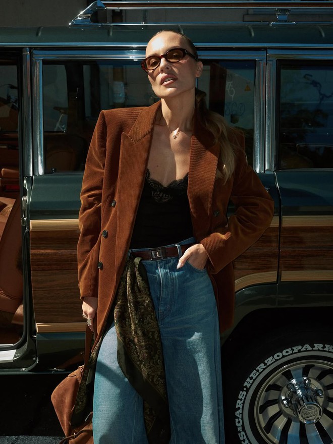 Blazer cổ điển sành điệu cho mọi outfit - Ảnh 10.