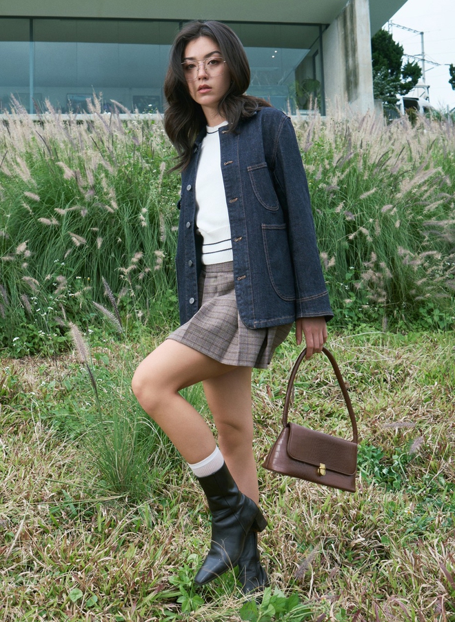 Trẻ hóa phong cách mùa đông với áo khoác dáng ngắn - Ảnh 9.