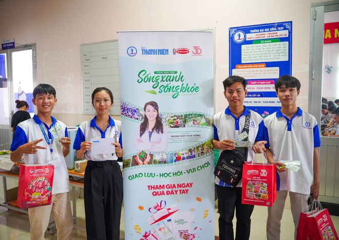 Sinh viên thực hành sống xanh sống khỏe, rộn ràng xách quà mang về - Ảnh 5.