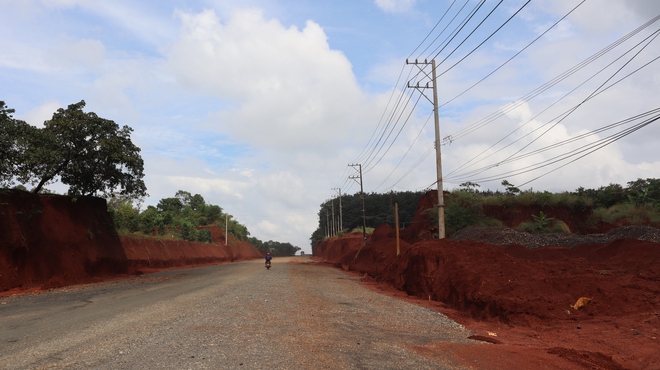 Vì sao dự án nâng cấp, mở rộng đường ĐT.753 chậm tiến độ? - Ảnh 16.