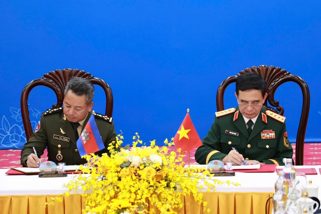 Giao lưu hữu nghị quốc phòng biên giới Việt Nam - Campuchia - Ảnh 13.