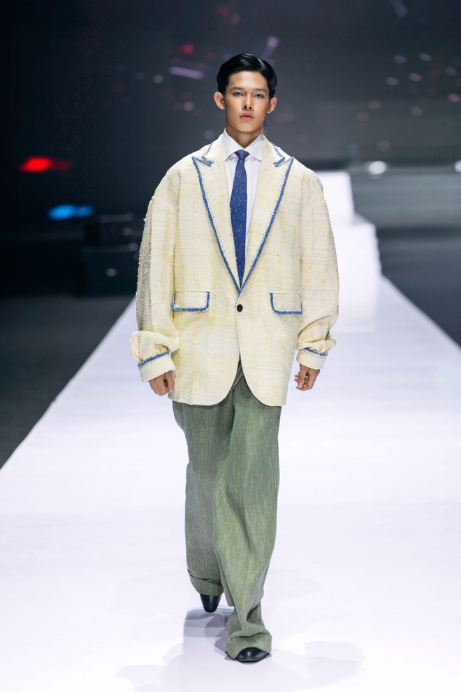 Dấu ấn từ các thương hiệu quốc tế trên sàn diễn thời trang Việt - Ảnh 3.