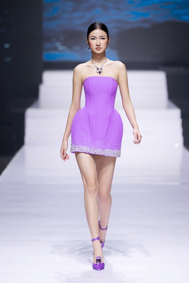 Những điểm sáng trên sàn diễn Vietnam International Fashion Week- Ảnh 11.
