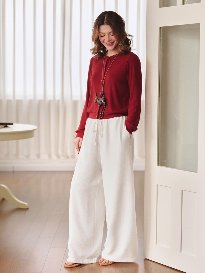 Quần thể thao, quần ống rộng, khi sự thoải mái chạm đến đỉnh cao phong cách Quần thể thao, quần vải ống rộng, điểm chạm của sự thoải mái nhưng sang chảnh - Ảnh 7.