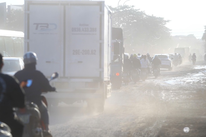 'Khốn khổ' với bùn lầy, nắng bụi khi thi công Vành đai 4- Ảnh 7.