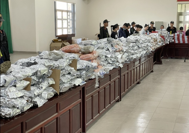 Lộ đường dây ma túy khủng từ nhóm ‘cô tiên thơm’ - Ảnh 2.