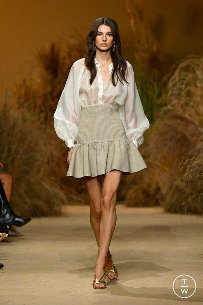 Những mẫu váy áo giúp các nàng bánh bèo chiếm trọn spotlight- Ảnh 5. Những mẫu váy áo giúp các nàng bánh bèo chiếm trọn spotlight- Ảnh 5.