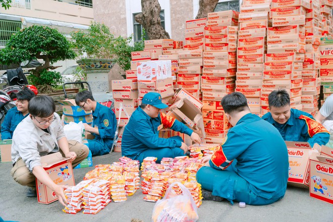 TP.HCM hỗ trợ Kh&aacute;nh H&ograve;a 'nhanh nhất, hiệu quả nhất v&agrave; trong điều kiện cao nhất'- Ảnh 1.