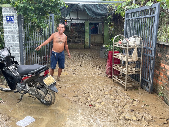 Khánh Hòa: Nhiều nơi ở Tây Nha Trang tan hoang sau ngập lụt chưa từng có- Ảnh 4.