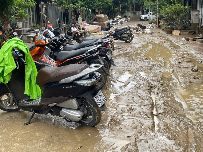 Người d&acirc;n phố biển Nha Trang cần g&igrave; sau ngập lụt lịch sử?- Ảnh 1.