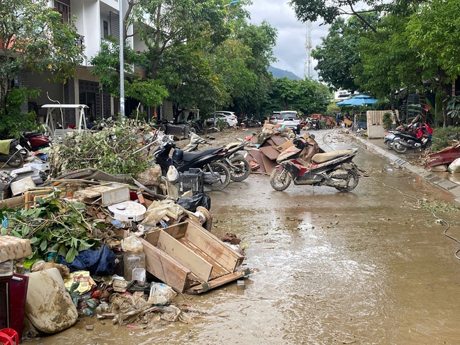 Người d&acirc;n phố biển Nha Trang cần g&igrave; sau ngập lụt lịch sử?- Ảnh 2.