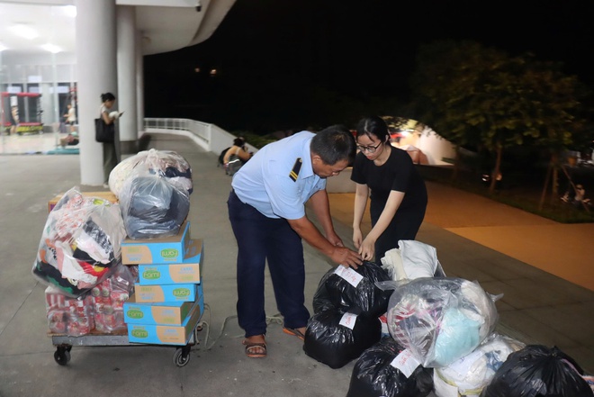 Tổng hợp địa điểm tiếp nhận h&agrave;ng cứu trợ của TP.HCM- Ảnh 1.