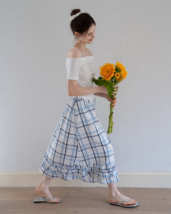 Dấu ấn vintage tinh khôi qua những chiếc chân váy họa tiết ca rô cổ điển - Ảnh 4.