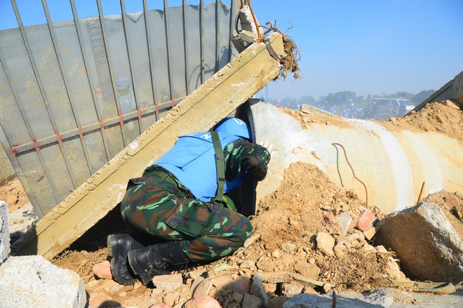 Quân đội Việt Nam - Ấn Độ diễn tập cứu trợ thảm họa động đất tại VINBAX 2025 - Ảnh 21. Quân đội Việt Nam - Ấn Độ diễn tập cứu trợ thảm họa động đất tại VINBAX 2025 - Ảnh 21.