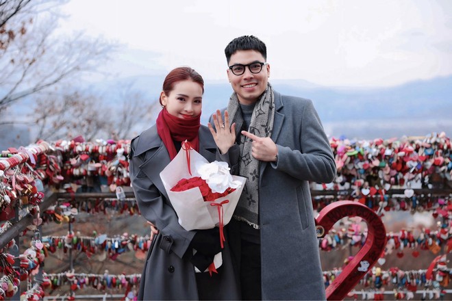 Tiền vệ Đức Huy cầu hôn nữ MC xinh đẹp của VTV: ‘Chốt đơn’- Ảnh 2. Tiền vệ Đức Huy cầu hôn nữ MC xinh đẹp của VTV: ‘Chốt đơn’- Ảnh 2.