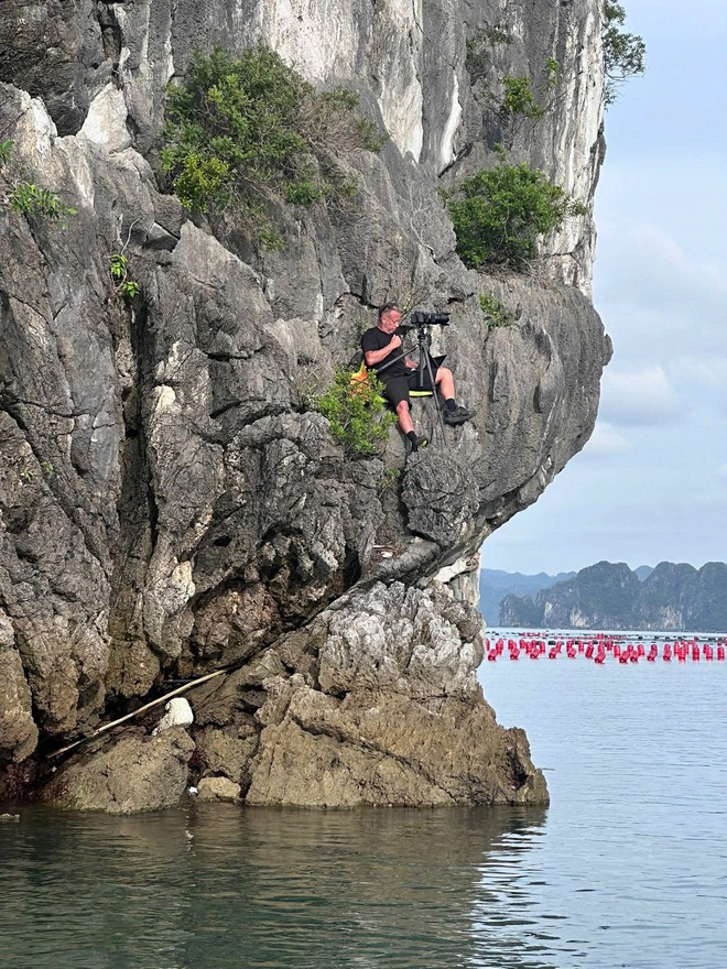 Tác nghiệp tại nơi mà nhiếp ảnh gia người Mỹ yêu thích nhất ở Việt Nam: Vịnh Hạ Long