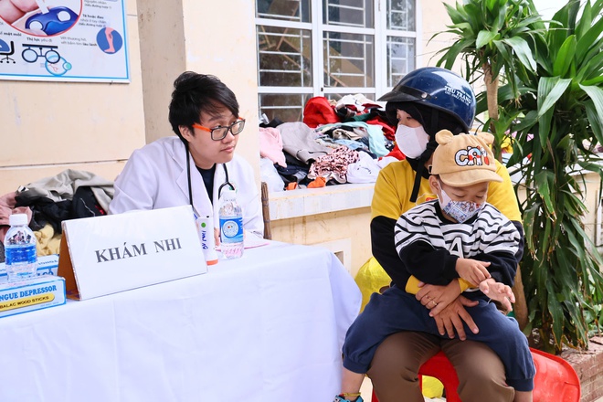 Giám đốc Sở Y tế Đồng Nai kể nghĩa tình đến vùng lũ Đắk Lắk- Ảnh 6. Giám đốc Sở Y tế Đồng Nai kể nghĩa tình đến vùng lũ Đắk Lắk- Ảnh 6.