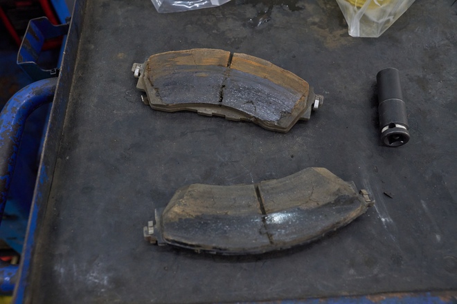 Chiếc xe bán tải 'người hùng', giúp người dân sạc pin điện thoại giữa rốn lũ - Ảnh 7.