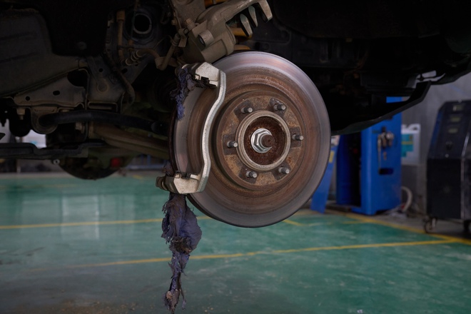 Chiếc xe bán tải 'người hùng', giúp người dân sạc pin điện thoại giữa rốn lũ - Ảnh 6.