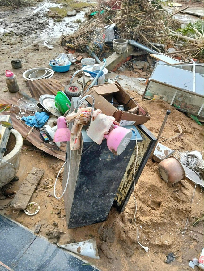 H&agrave;ng trăm sinh vi&ecirc;n v&ugrave;ng lũ được hỗ trợ sinh hoạt ph&iacute; - Ảnh 4.