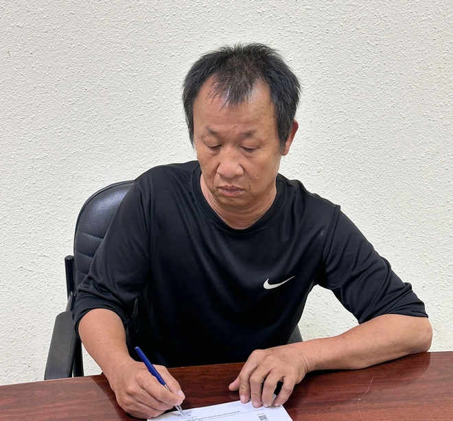 Công an TP.HCM khởi tố 2 thuyền trưởng tổ chức xuất cảnh trái phép - Ảnh 2.