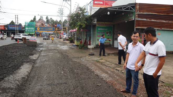 'Đường tránh' Đồng Xoài được sửa chữa sau phản ánh của Báo Thanh Niên- Ảnh 1. 'Đường tránh' Đồng Xoài được sửa chữa sau phản ánh của Báo Thanh Niên- Ảnh 1.