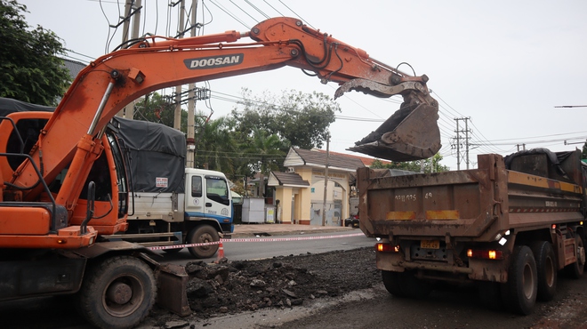 'Đường tránh' Đồng Xoài được sửa chữa sau phản ánh của Báo Thanh Niên- Ảnh 3. 'Đường tránh' Đồng Xoài được sửa chữa sau phản ánh của Báo Thanh Niên- Ảnh 3.