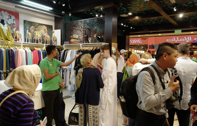 Một th&oacute;i quen khi chụp ảnh của người Việt nhưng bị cấm ở th&aacute;nh đường Hồi gi&aacute;o lớn nhất UAE- Ảnh 11.