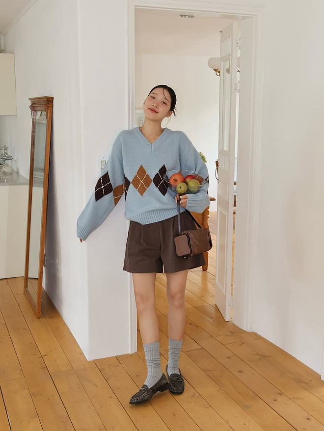 Giai điệu dịu dàng của mùa cùng áo len dệt kim, cardigan mềm mại- Ảnh 7.