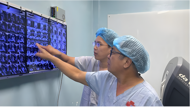 Phẫu thuật bằng robot: 'Cánh tay' chủ lực trong điều trị ung thư tuyến tiền liệt - Ảnh 3.