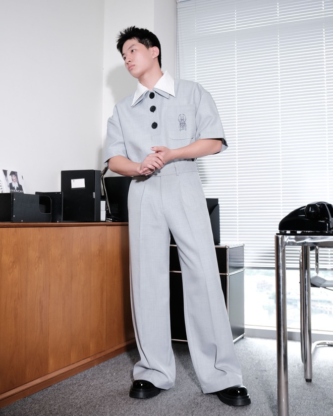 Những trang phục trung tính 'dành riêng' cho người bận rộn - Ảnh 7.