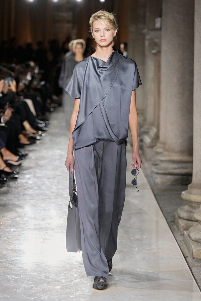 Mách nàng cách chọn màu sắc, phom dáng trang phục 'bất bại' mùa thu đông - Ảnh 2.