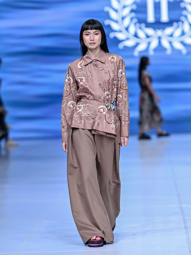 Mách nàng cách chọn màu sắc, phom dáng trang phục 'bất bại' mùa thu đông - Ảnh 5.