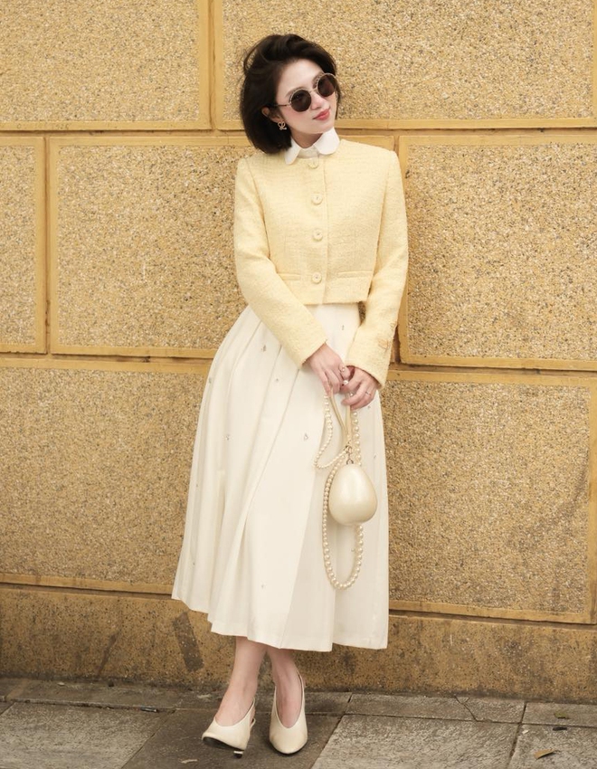 Đơn giản mà sang xịn với bộ đôi áo dệt kim, áo tweed và chân váy dài- Ảnh 8.