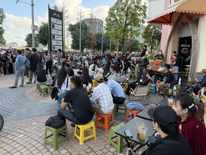 Dịch vụ ăn uống, thư giãn xuyên đêm phục vụ hàng chục ngàn fan G-Dragon - Ảnh 6.