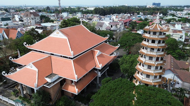Nh&agrave; thờ kiến tr&uacute;c &Aacute; Đ&ocirc;ng ở Đồng Nai với bảo th&aacute;p 9 tầng độc đ&aacute;o- Ảnh 8.