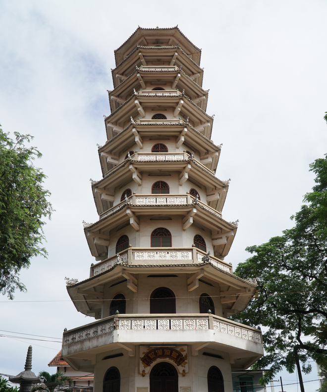 Nh&agrave; thờ kiến tr&uacute;c &Aacute; Đ&ocirc;ng ở Đồng Nai với bảo th&aacute;p 9 tầng độc đ&aacute;o- Ảnh 9.