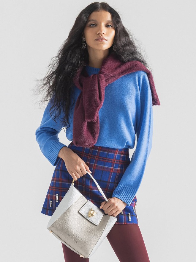 Không chỉ quần jeans xanh, sắc xanh lam, xanh ngọc bích ‘lên ngôi’ mùa xuân 2026- Ảnh 8. Không chỉ quần jeans xanh, sắc xanh lam, xanh ngọc bích ‘lên ngôi’ mùa xuân 2026- Ảnh 8.