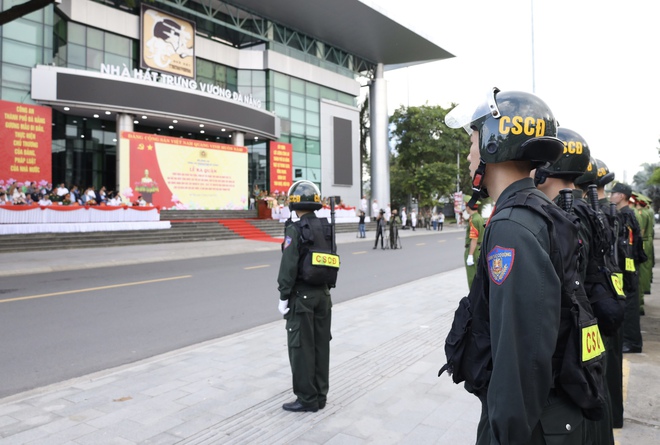 Đà Nẵng: Công an tổng lực ra quân tấn công, 'không làm ngơ cho tội phạm'- Ảnh 8.