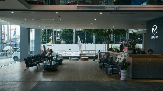 Có gì đáng chú ý trong showroom Flagship đầu tiên của Mazda tại Việt Nam? - Ảnh 2.