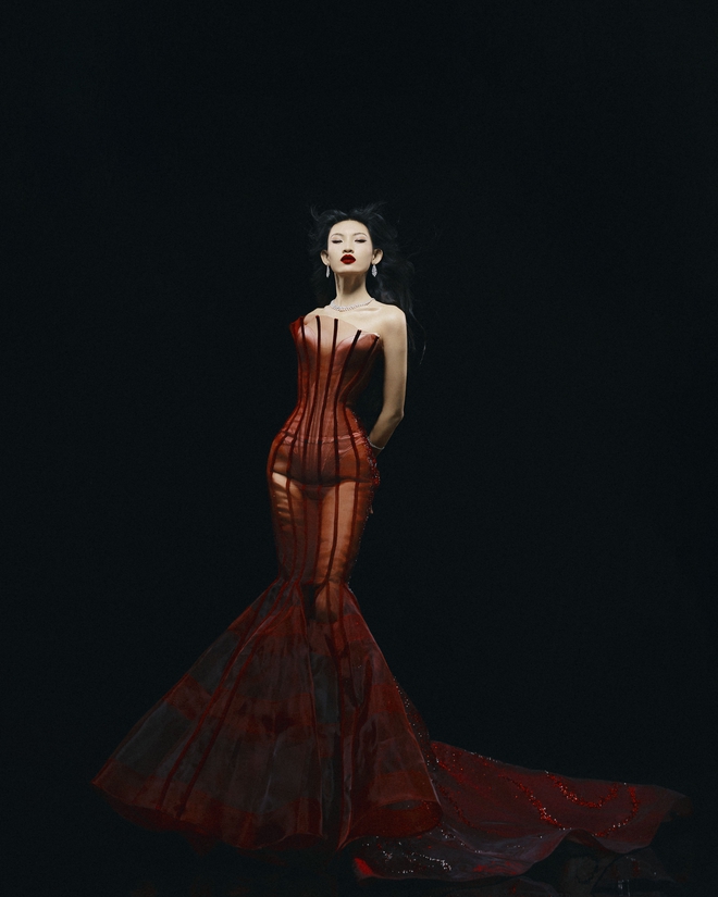 Tôn hình thể quyến rũ với áo corset, đầm dạ tiệc vải sheer- Ảnh 7. Tôn hình thể quyến rũ với áo corset, đầm dạ tiệc vải sheer- Ảnh 7.