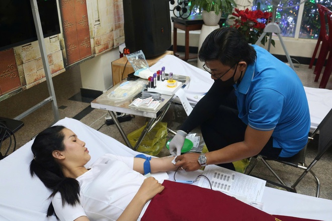 Tổng giám mục giáo phận TP.HCM kêu gọi hiến máu ở nhà thờ Đức Bà - Ảnh 5. Tổng giám mục giáo phận TP.HCM kêu gọi hiến máu ở nhà thờ Đức Bà - Ảnh 5.