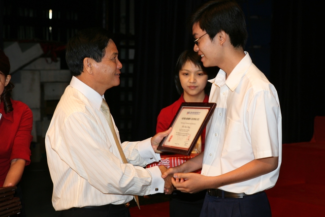 Học bổng Nguyễn Thái Bình và dấu ấn du lịch việt nam trong năm 2025 - Ảnh 2. Học bổng Nguyễn Thái Bình và dấu ấn du lịch việt nam trong năm 2025 - Ảnh 2.