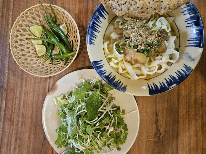 Thú vui 'ăn hàng' trong chợ ở Đà Nẵng - Ảnh 9.