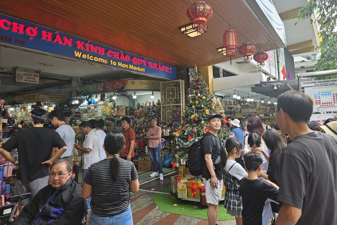 Thú vui 'ăn hàng' trong chợ ở Đà Nẵng - Ảnh 2.