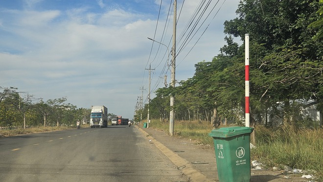 Th&aacute;o dỡ biển b&aacute;o 20 km/giờ ở Đồng Nai sau phản &aacute;nh của B&aacute;o Thanh Ni&ecirc;n- Ảnh 1.