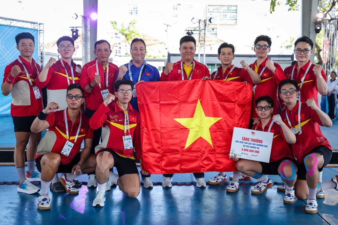 Kéo co cực hấp dẫn tại SEA Games 33: Việt Nam và Thái Lan cạnh tranh khốc liệt- Ảnh 15. Kéo co cực hấp dẫn tại SEA Games 33: Việt Nam và Thái Lan cạnh tranh khốc liệt- Ảnh 15.
