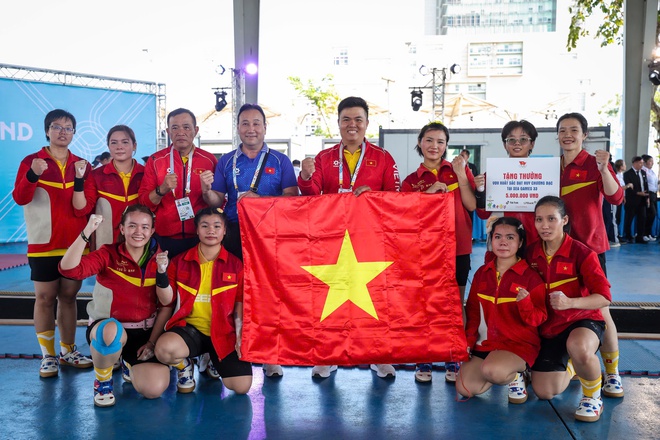 Kéo co cực hấp dẫn tại SEA Games 33: Việt Nam và Thái Lan cạnh tranh khốc liệt- Ảnh 16. Kéo co cực hấp dẫn tại SEA Games 33: Việt Nam và Thái Lan cạnh tranh khốc liệt- Ảnh 16.
